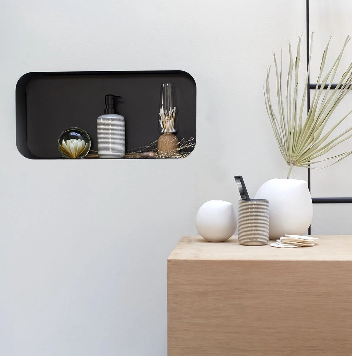 Sealskin Brix - Wandkubus Wandelement Wandrek - 12x50x24 Cm - Metaal - Zwart 10 Sealskin Brix - Wandkubus Wandelement Wandrek - 12x50x24 Cm - Metaal - Zwart - Afbeelding 10