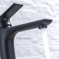 LOMAZOO Wastafelkraan Zwart Taurus - Kraan Wastafel - Kraan Badkamer - Badkamerkraan Zwart -Badkamerartikelen Winkel 1200x1200 1449