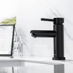 LOMAZOO Wastafelkraan Zwart - Badkamerkraan Zwart - Mengkraan Wastafel - Badkamer Kraan Callisto -Badkamerartikelen Winkel 1200x1200 1533