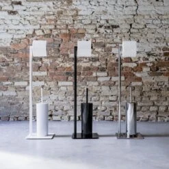 Sealskin Tube - Toiletbutler - Toiletrolhouder - Toiletborstel Met Houder - Vrijstaand - Zwart -Badkamerartikelen Winkel 1200x1200 456