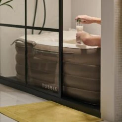 Tubble® Royale Air Bath - 255L - Ambient Taupe - Opblaasbaar Ligbad – Voor Volwassenen 16 Tubble® Royale Air Bath - 255L - Ambient Taupe - Opblaasbaar Ligbad – Voor Volwassenen -Badkamerartikelen Winkel 1200x1200 897
