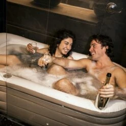 Tubble® Royale Air Bath - 255L - Ambient Taupe - Opblaasbaar Ligbad – Voor Volwassenen 20 Tubble® Royale Air Bath - 255L - Ambient Taupe - Opblaasbaar Ligbad – Voor Volwassenen -Badkamerartikelen Winkel 1200x1200 899