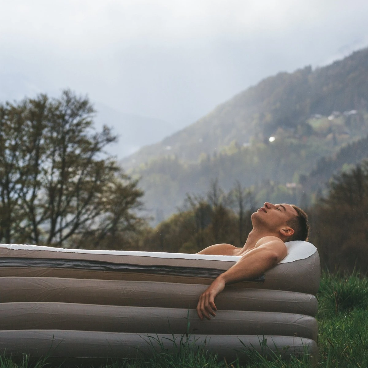 Tubble® Royale Air Bath - 255L - Ambient Taupe - Opblaasbaar Ligbad – Voor Volwassenen 10 Tubble® Royale Air Bath - 255L - Ambient Taupe - Opblaasbaar Ligbad – Voor Volwassenen - Afbeelding 10