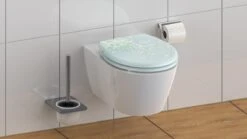 SCHÜTTE WC-Bril 82381 FLOWER IN THE WIND - Duroplast - Soft Close - Afklikbaar - RVS-Scharnieren - Decor - 3-zijdige Print 13 SCHÜTTE WC-Bril 82381 FLOWER IN THE WIND - Duroplast - Soft Close - Afklikbaar - RVS-Scharnieren - Decor - 3-zijdige Print -Badkamerartikelen Winkel 1200x675 20