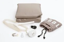 Tubble® Royale Air Bath - 255L - Ambient Taupe - Opblaasbaar Ligbad – Voor Volwassenen 19 Tubble® Royale Air Bath - 255L - Ambient Taupe - Opblaasbaar Ligbad – Voor Volwassenen -Badkamerartikelen Winkel 1200x795 3