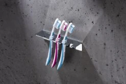 Sagittarius One 40S1 Tandenborstelhouder Chroom | Opzetborstelhouder Zonder Boren | Verchroomd Roestvrij Staal Tandenborstelhouder Hangend | Passend Voor Alle Grote Merken 9 Sagittarius One 40S1 Tandenborstelhouder Chroom | Opzetborstelhouder Zonder Boren | Verchroomd Roestvrij Staal Tandenborstelhouder Hangend | Passend Voor Alle Grote Merken -Badkamerartikelen Winkel 1200x800 11