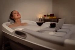 HelloBath Opvouwbaar Zitbad - Bath Bucket - 148cm - 220L - Extra Lang - Incl. Badkussen & Opberghoes 23 HelloBath Opvouwbaar Zitbad - Bath Bucket - 148cm - 220L - Extra Lang - Incl. Badkussen & Opberghoes -Badkamerartikelen Winkel 1200x800 28