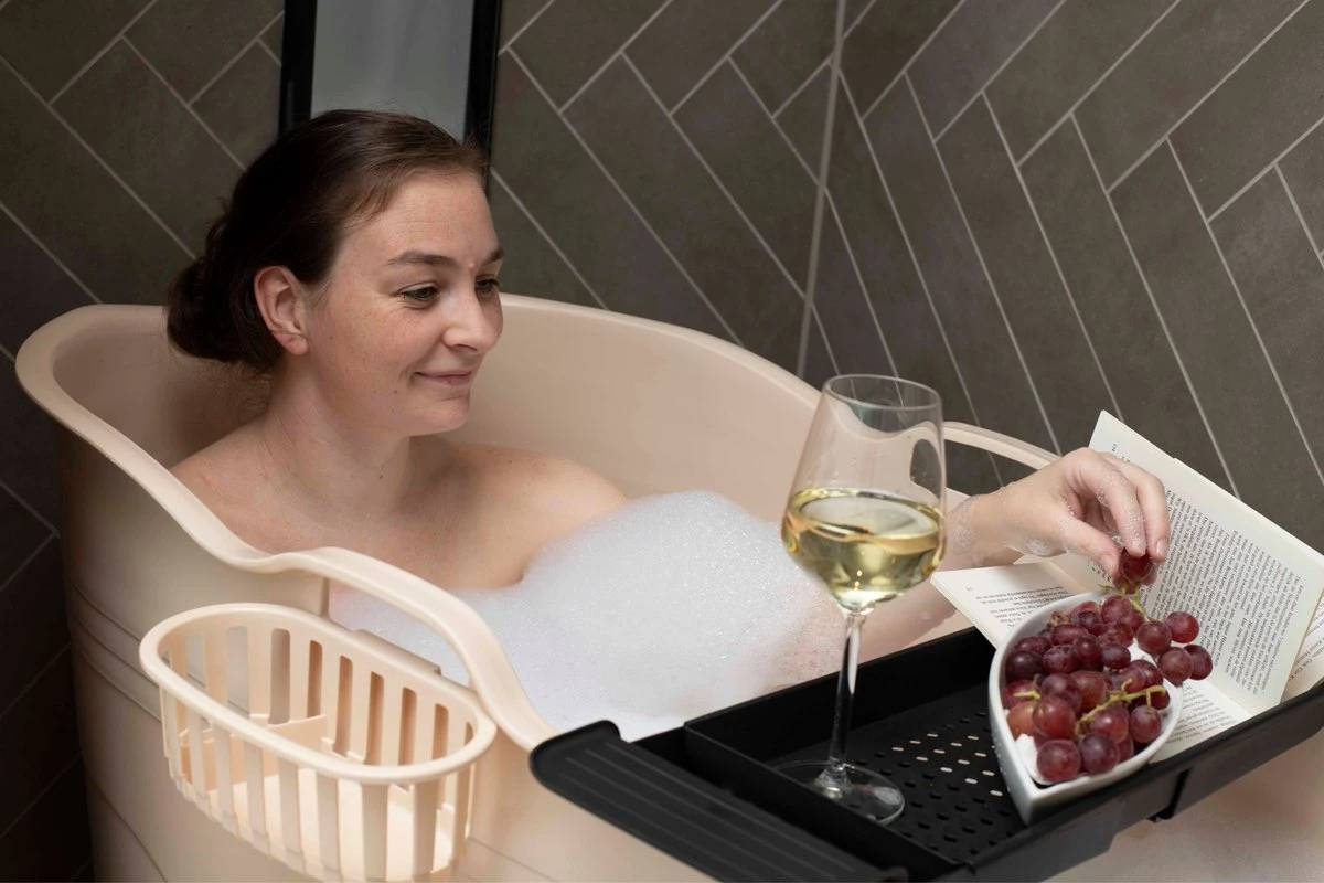 HelloBath® - Bath Bucket - XL - 125 Cm - Brazilian Sand - Zitbad - Ligbad (Verzending In Doos) - Incl. Badplank En Kraantje 7 HelloBath® - Bath Bucket - XL - 125 Cm - Brazilian Sand - Zitbad - Ligbad (Verzending In Doos) - Incl. Badplank En Kraantje - Afbeelding 7