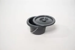 Toiletstoel Blauw Met Comfortabele Zitting En Emmer Met Deksel - Postoel -Badkamerartikelen Winkel 1200x801 4