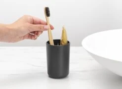 Brabantia ReNew Tandenborstelhouder - Met Inzet - Dark Grey -Badkamerartikelen Winkel 1200x875 1