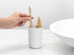 Brabantia ReNew Tandenborstelhouder - Met Inzet - White 14 Brabantia ReNew Tandenborstelhouder - Met Inzet - White -Badkamerartikelen Winkel 1200x892