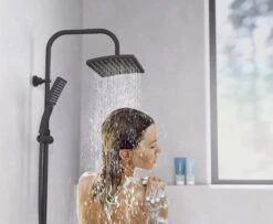 SCHÜTTE Mallorca Douchesysteem - Regendouche - 95 Cm Stang - Wandhouder In Hoogte Verstelbaar - Mat Zwart -Badkamerartikelen Winkel 1200x988 4