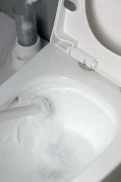 RevoBrush WC Borstel Met Houder Vrijstaand - Hygiënische Toiletborstel - Met 14x Pads -Badkamerartikelen Winkel 799x1200 1