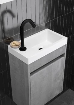 Saqu Tube - Fonteinkraan - Wastafelkraan Voor Het Toilet - Koudwaterkraan - Mat Zwart - C-uitloop -Badkamerartikelen Winkel 849x1200 2