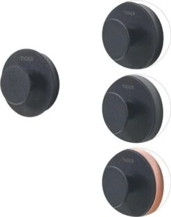 Tiger Urban Toiletaccessoireset - Toiletborstel Met Houder - Toiletrolhouder Met Klep - Handdoekhaak - Zwart -Badkamerartikelen Winkel 947x1200