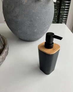 Five Zeeppompje/zeepdispenser Van Kunststeen - Zwart - 300 Ml -Badkamerartikelen Winkel 960x1200 5